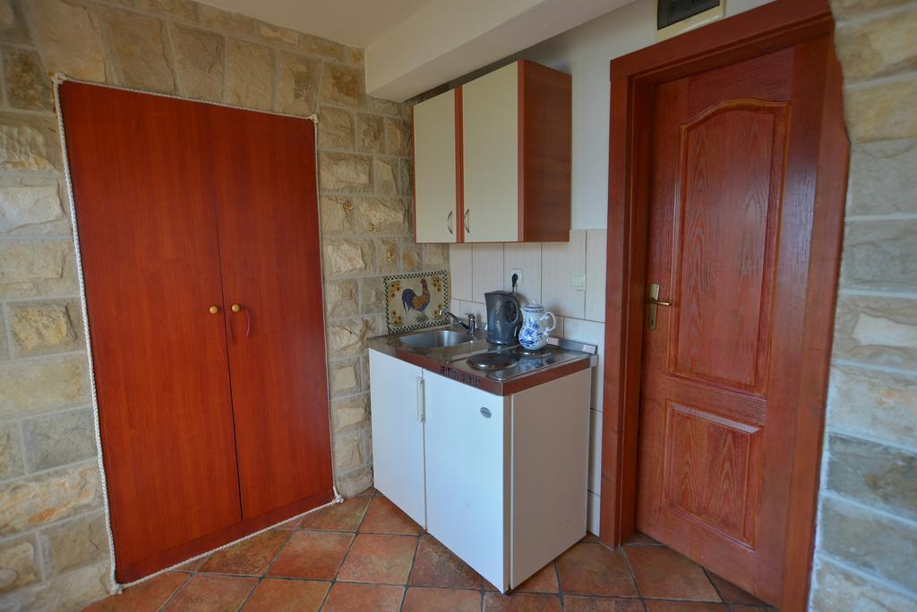 Apartments Palace Mira Mare Tivat Rum bild
